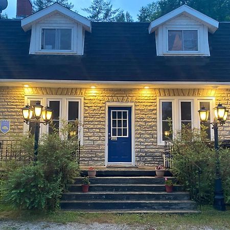 Auberge De Mon Petit Chum B&B Wakefield Buitenkant foto